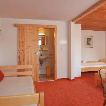 Hotel Braeustueberl 2*