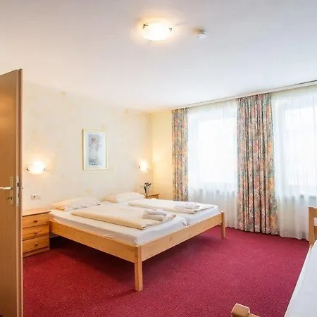 Guest house Hotel Braeustueberl