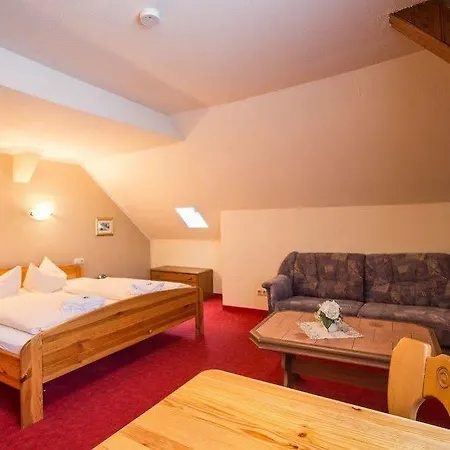 Guest house Hotel Braeustueberl 2*